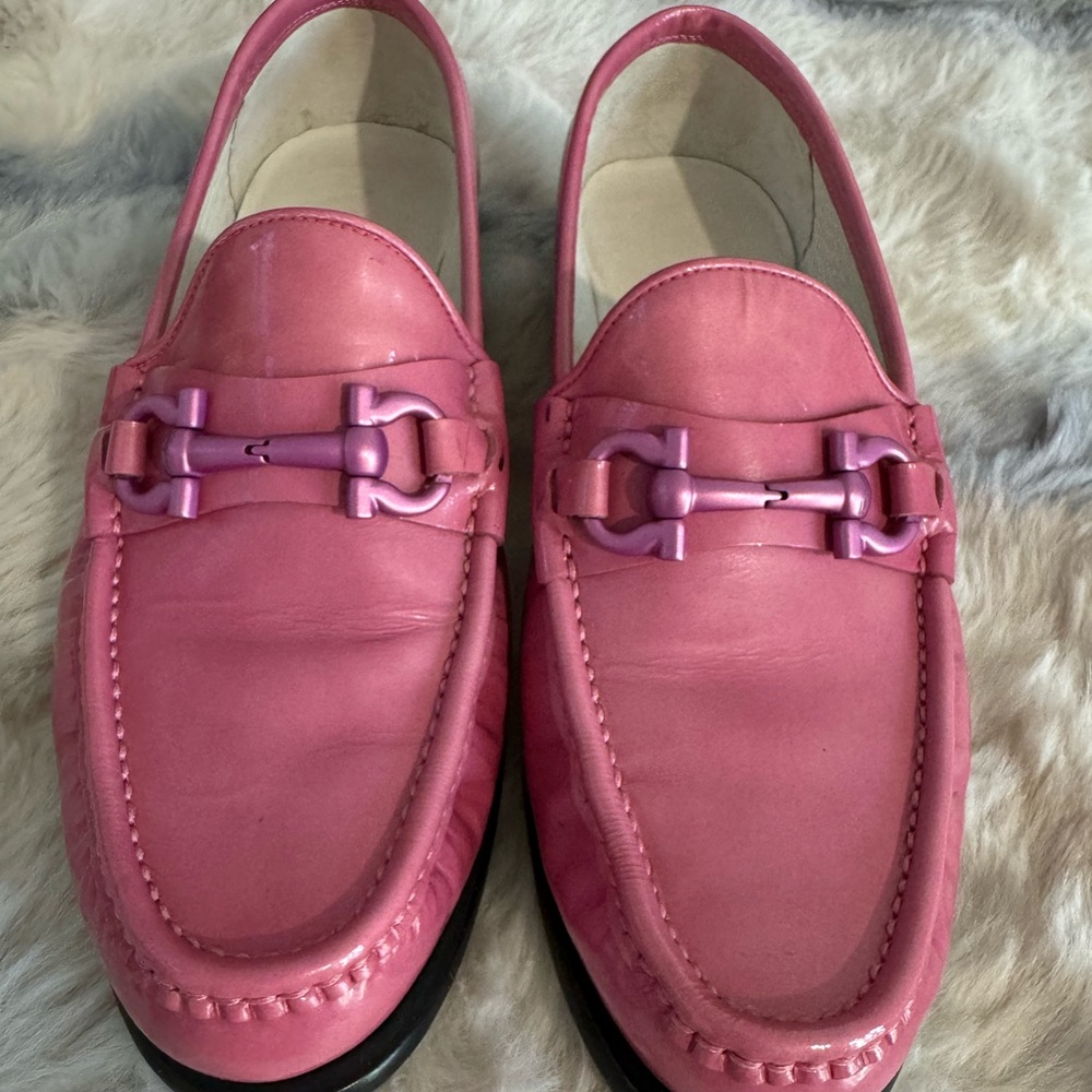 Ferragamo pink loafer